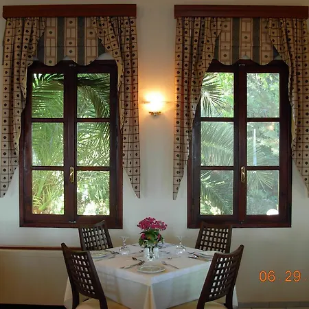 Marilena Hotel 3*